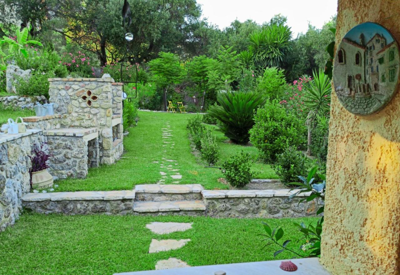 פאלאוקסטריצה Bouganville מראה חיצוני תמונה